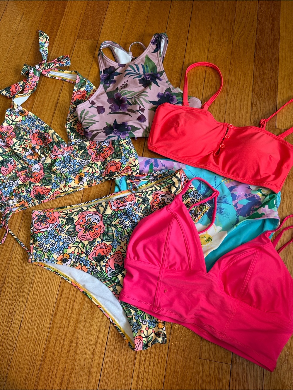 6 Bikini Swim Pieces - Medium
